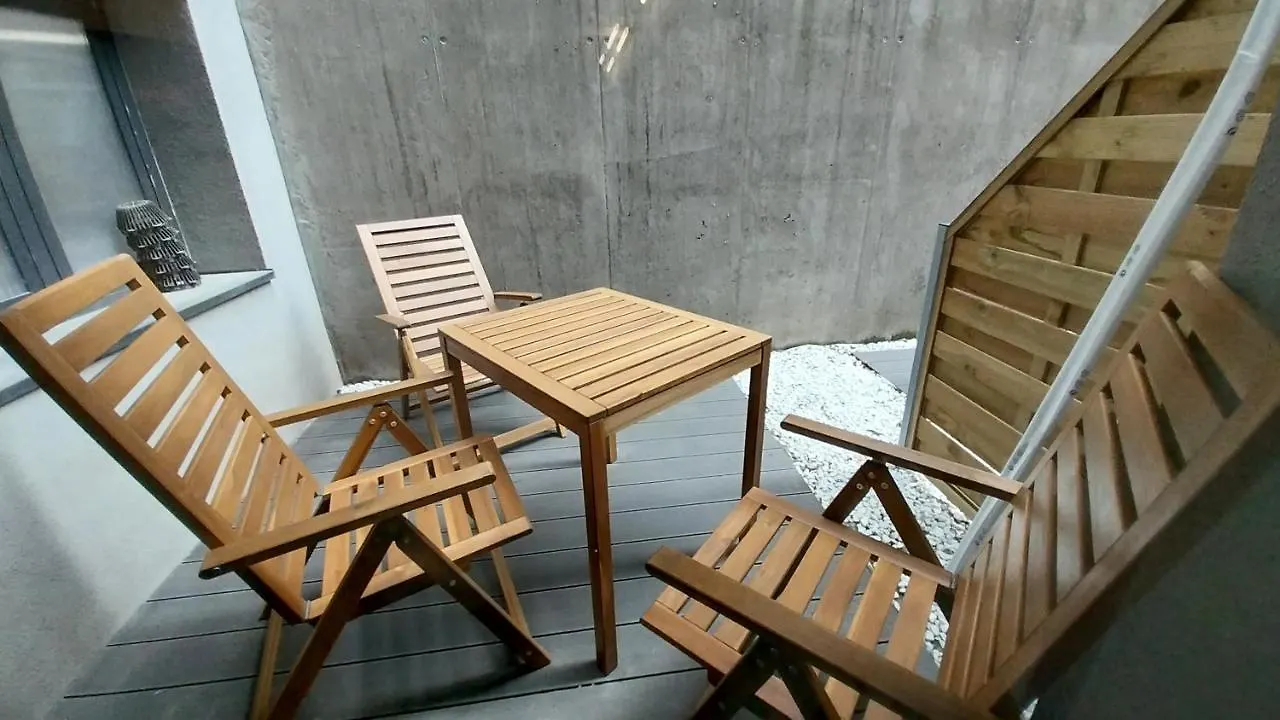 Peaceful Basement Apartment With Terrace & Free Gym Budapeszt