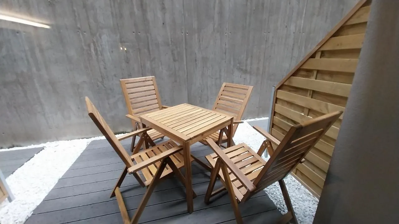 Peaceful Basement Apartment With Terrace & Free Gym Budapeszt