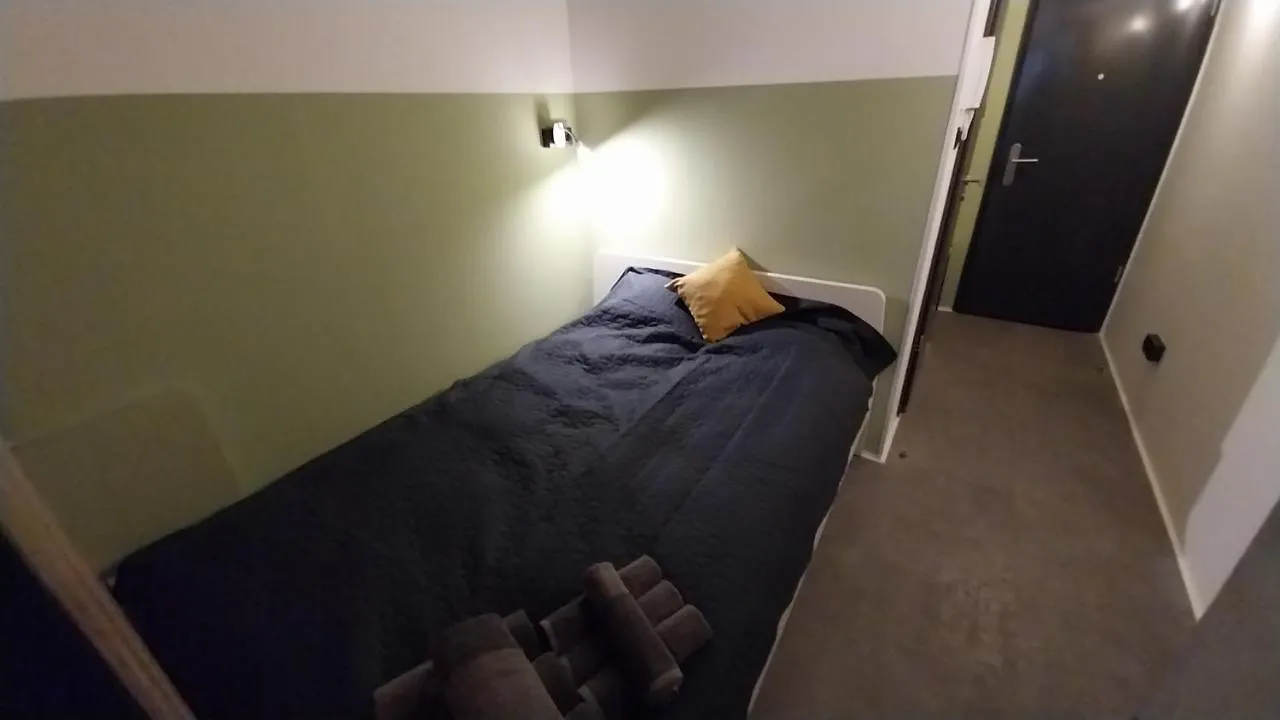 Peaceful Basement Apartment With Terrace & Free Gym Budapeszt