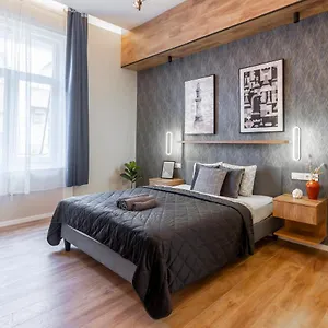 Apartamento Exclusive Dohany With Balcony Next To The New York Cafe, Budapest