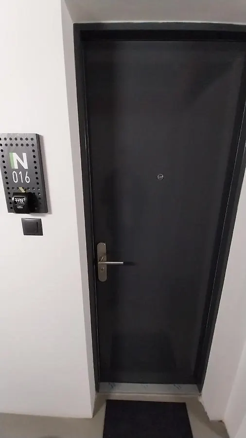 Peaceful Basement Apartment With Terrace & Free Gym Budapešť