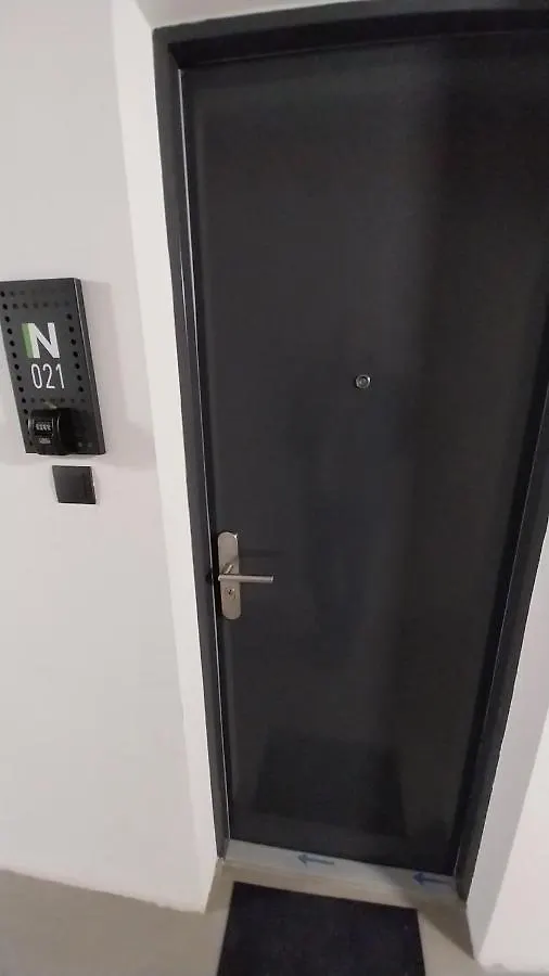 Peaceful Basement Apartment With Terrace & Free Gym Budapešť