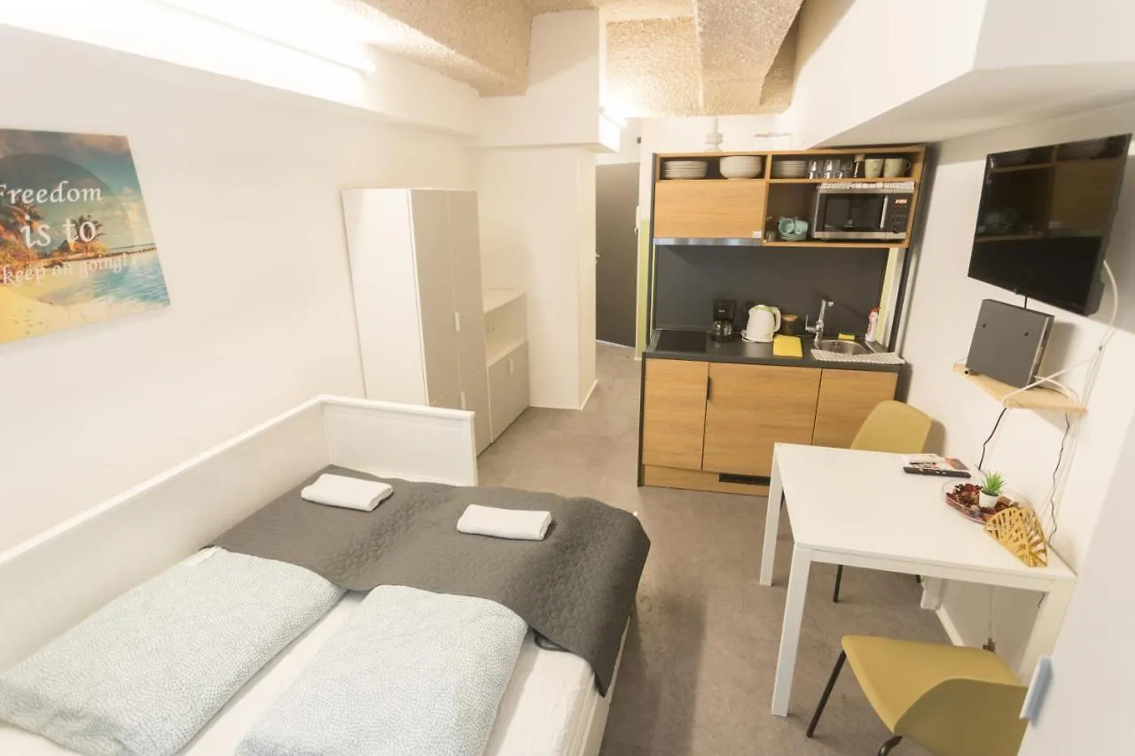 Peaceful Basement Apartment With Terrace & Free Gym Budapešť Maďarsko