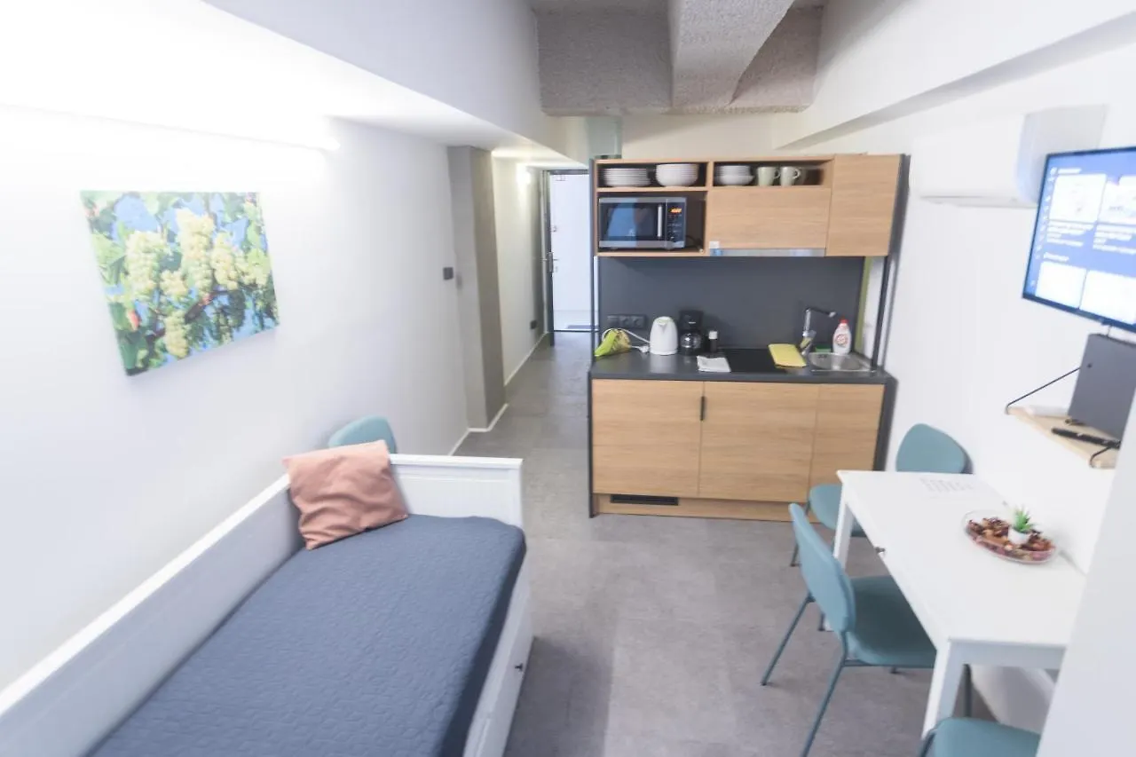 Peaceful Basement Apartment With Terrace & Free Gym Budapešť Maďarsko