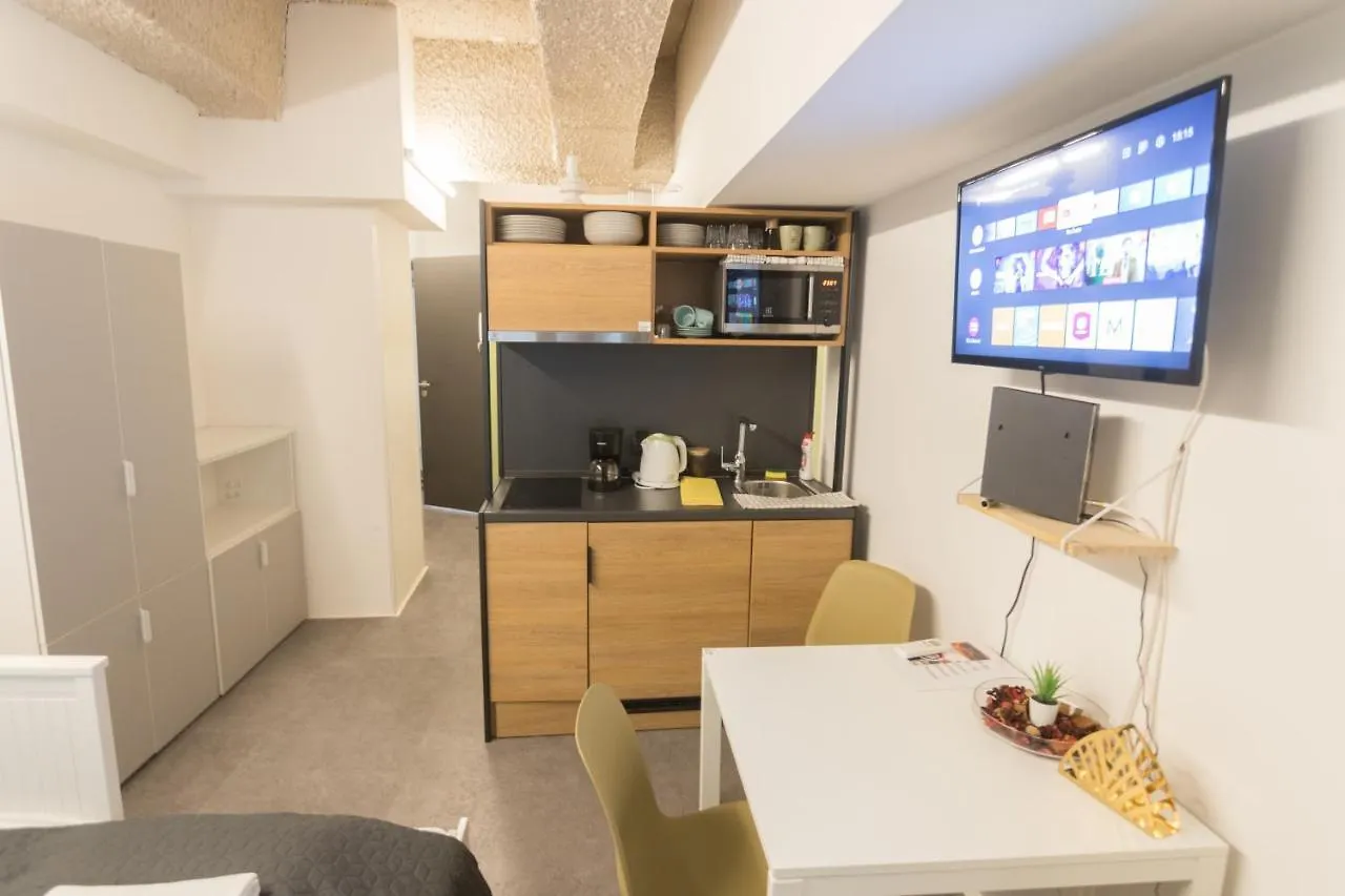 Peaceful Basement Apartment With Terrace & Free Gym Budapešť