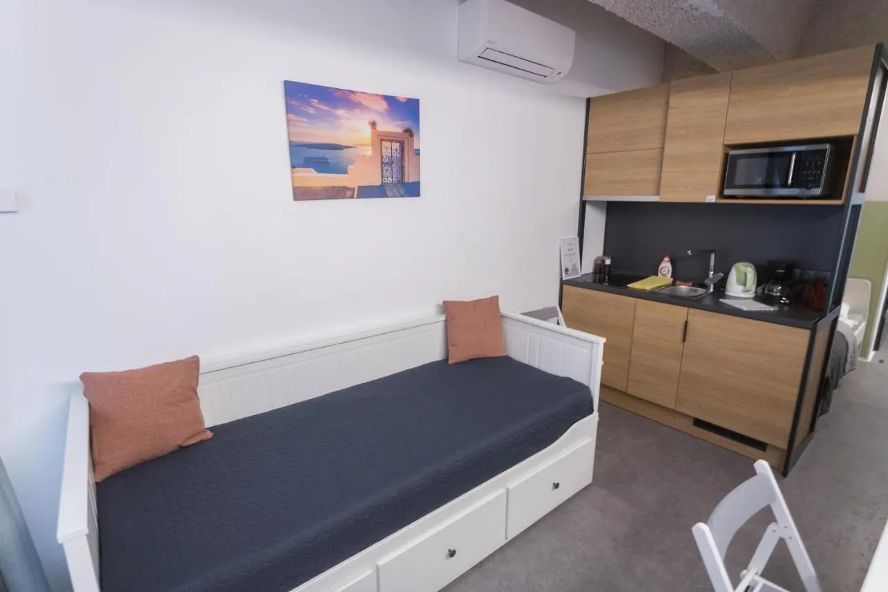 Peaceful Basement Apartment With Terrace & Free Gym Budapešť