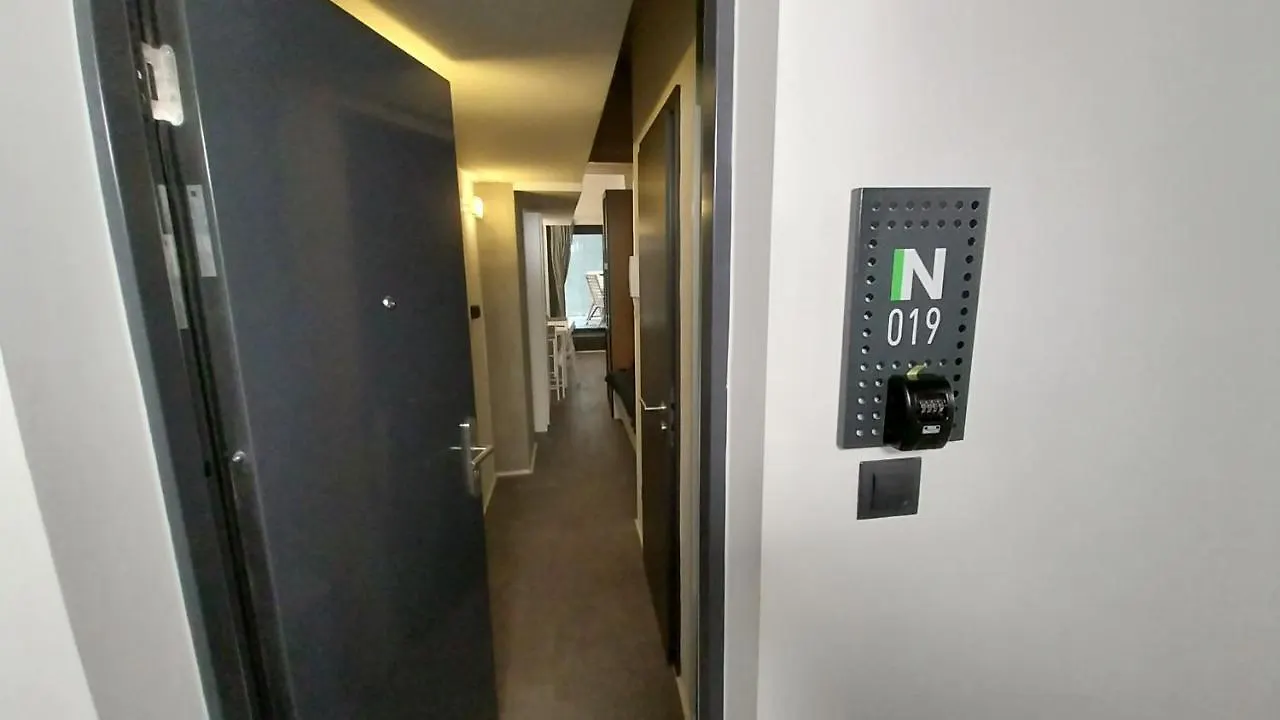 Peaceful Basement Apartment With Terrace & Free Gym Budapest