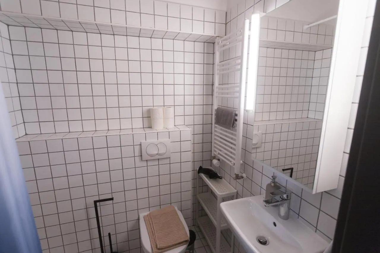 Peaceful Basement Apartment With Terrace & Free Gym Budapest