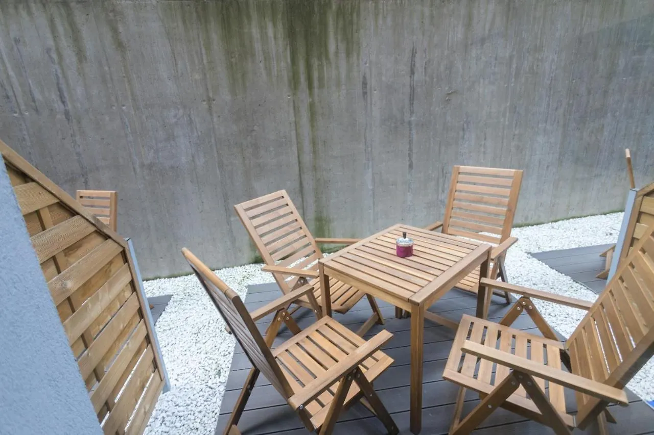 Peaceful Basement Apartment With Terrace & Free Gym Budapest