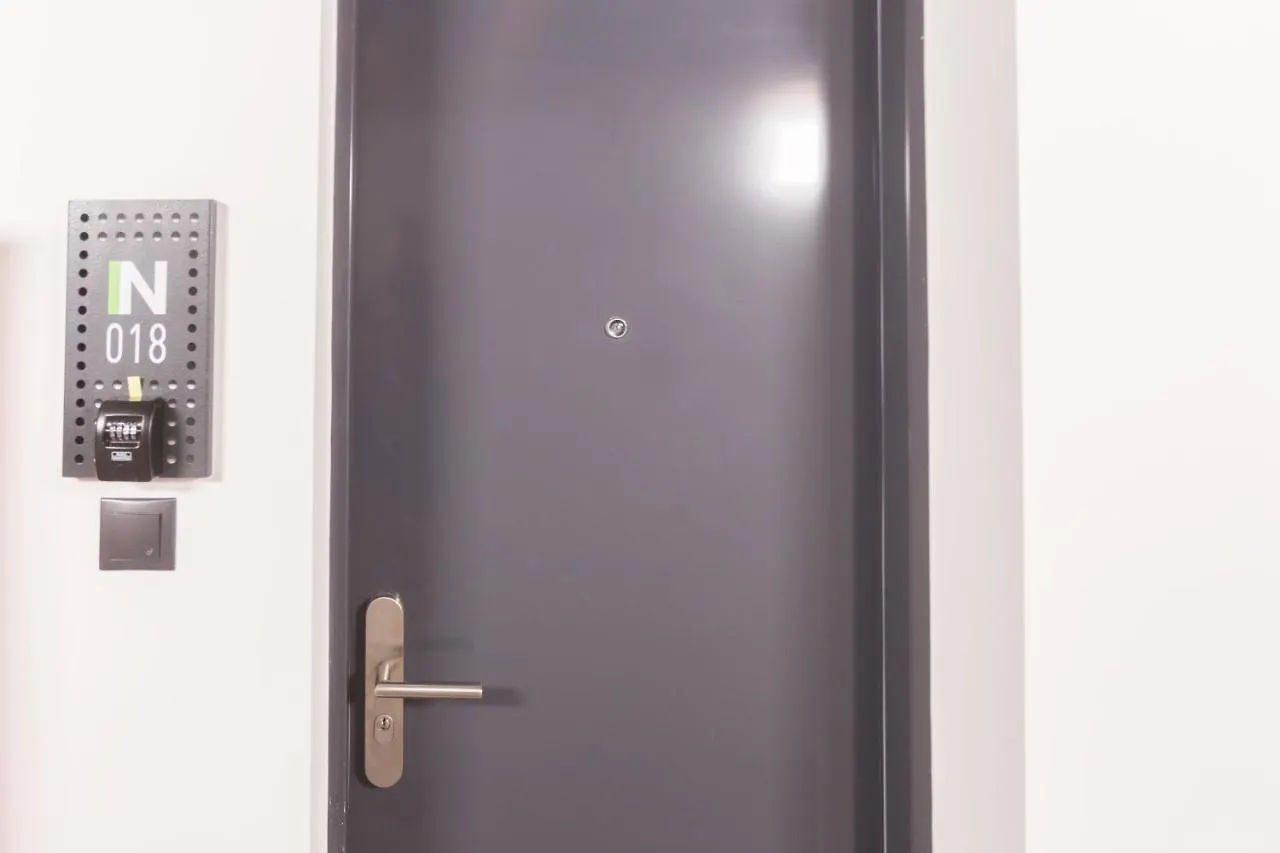 Peaceful Basement Apartment With Terrace & Free Gym Budapest 0*,