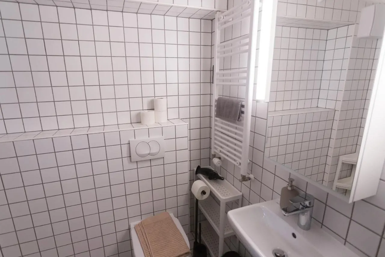 Peaceful Basement Apartment With Terrace & Free Gym Budapest 0*,